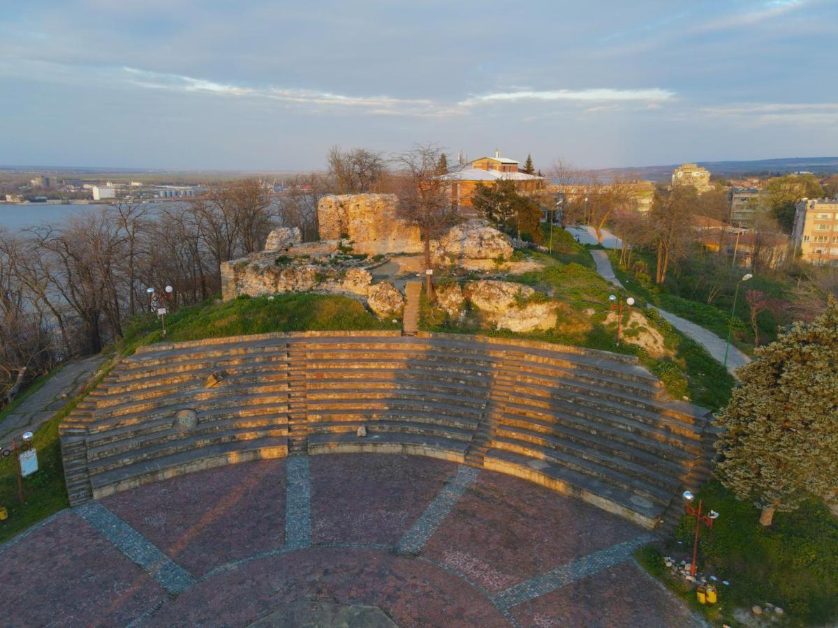 Пансион - Димитър Хадживасилев Svishtov Esterno foto